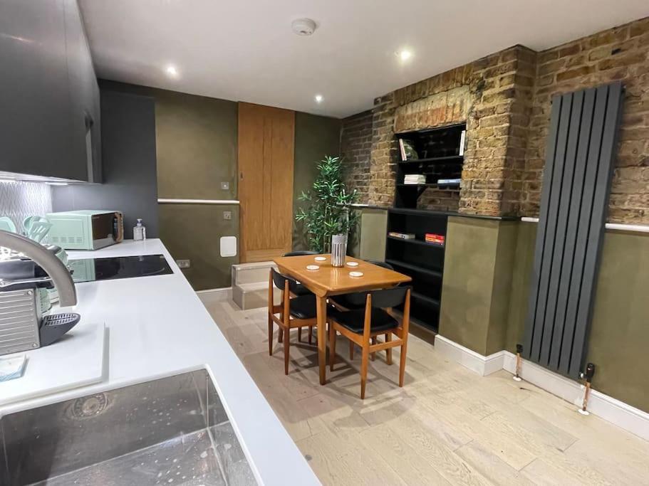 런던 Exposed Brick Flat Finsbury Park 아파트 외부 사진